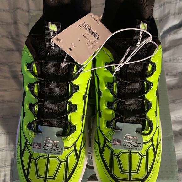 Skechers Green and Black Sneakers with Breathable Upper - Picture 3 of 4